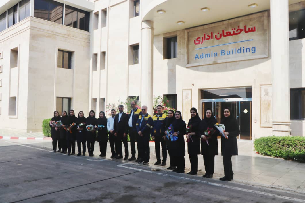 تجلیل از بانوان شاغل در پتروشیمی تخت جمشید به مناسبت ولادت حضرت فاطمه زهرا (س) و روز زن